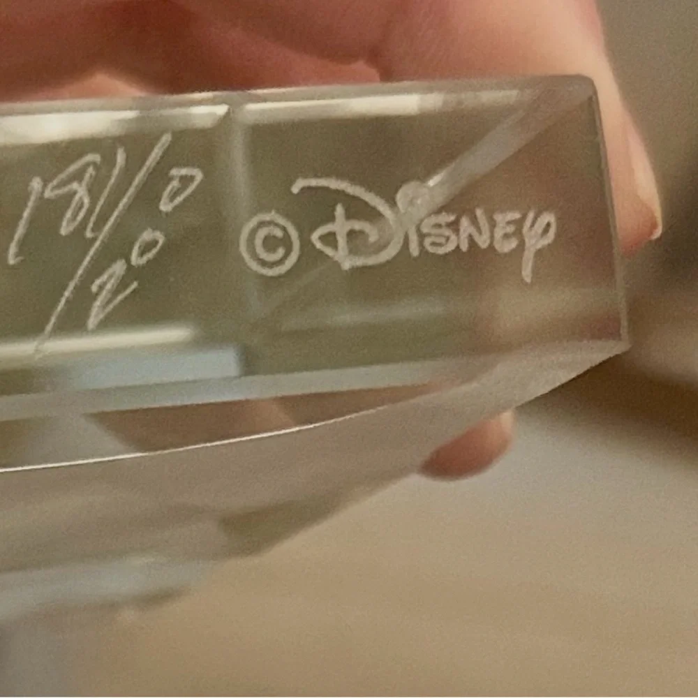 Disney villain, Maleficent, signed, rare collectible. - Picture 3 of 7